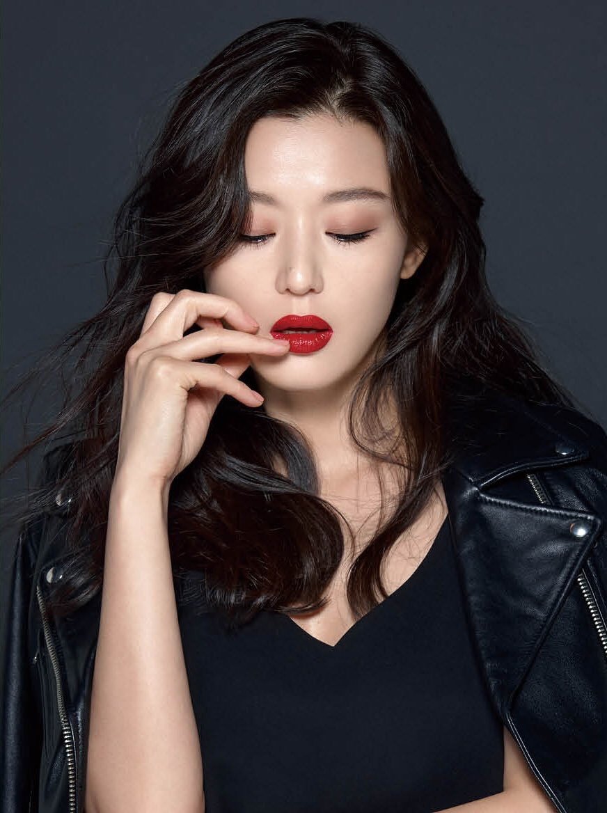  នាងJun Ji Hyun