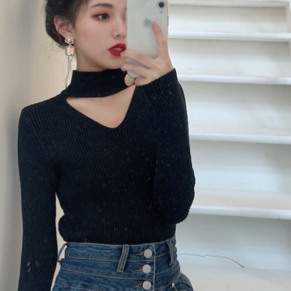 Fashionable early autumn V-neck top store women's 2021 new temperament knitted sweater