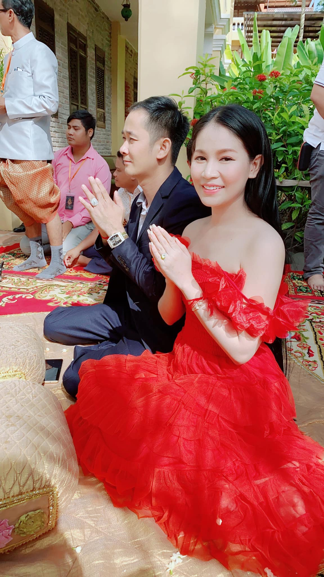 &nbsp; អ្នកនាង&nbsp;នួន ស៊ុន្ទរី&nbsp;ហៅ&nbsp;ស្រីអូន