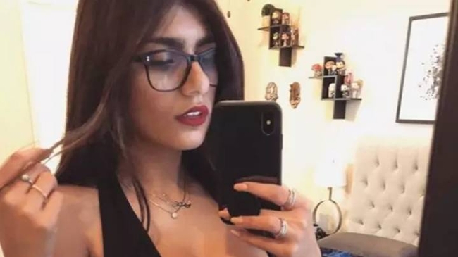នាង Mia Khalifa