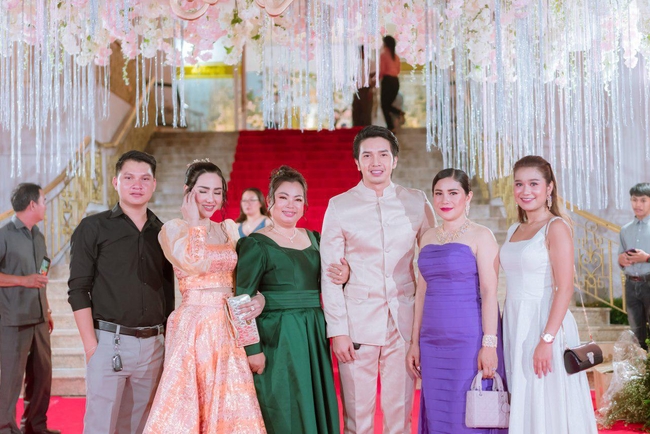  ទិដ្ឋភាពពិធីមង្គលការរបស់ សុន ស្រីពេជ្រ 