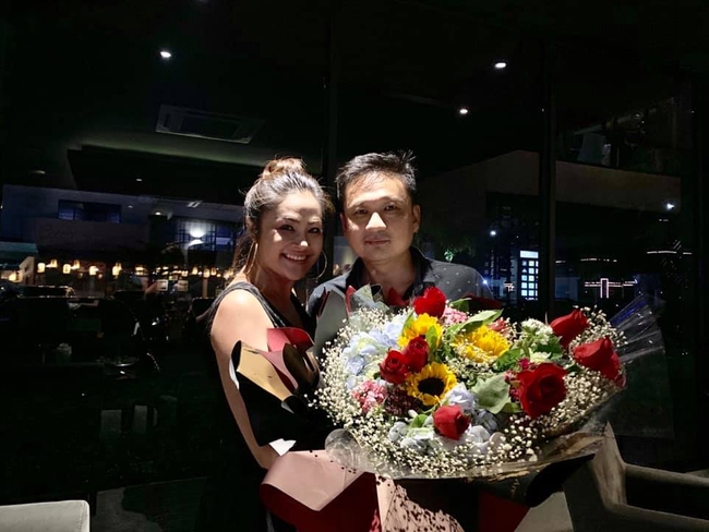 អ្នកនាង ចន ច័ន្ទលក្ខិណា និងគូស្នេហ៍ នៅថ្ងៃខួបកំណើត