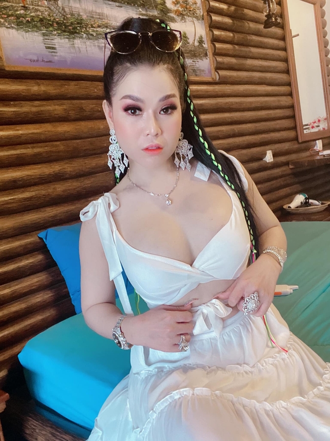  អ្នកនាង Love Riya 